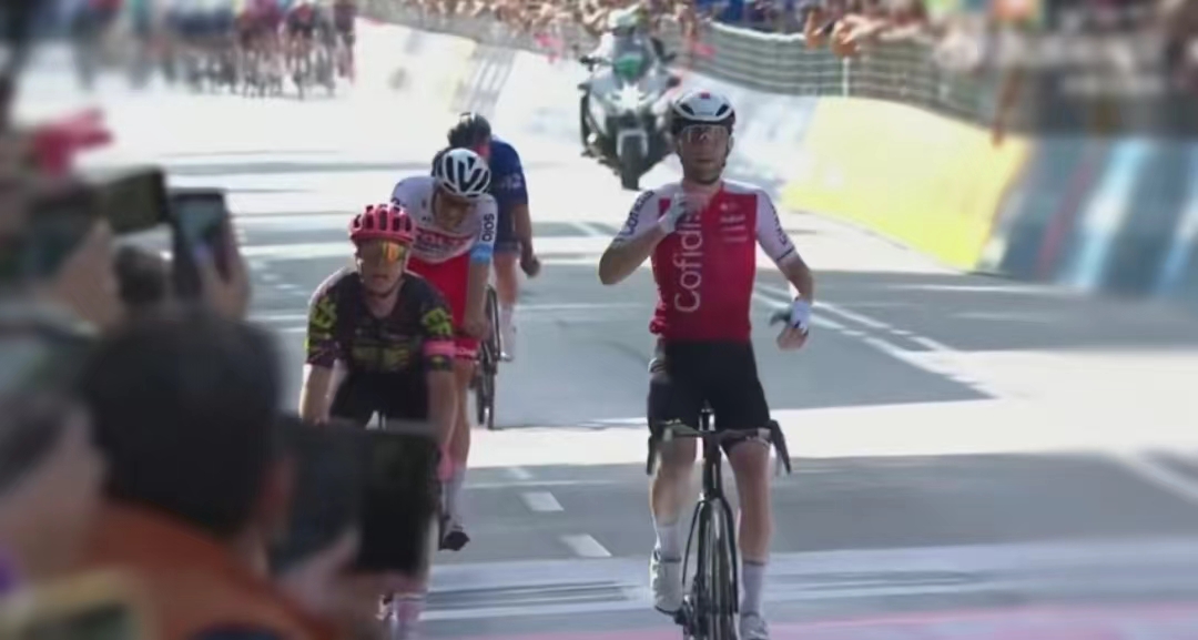 Cofidis wint etappe 5 van de Giro d'Italia